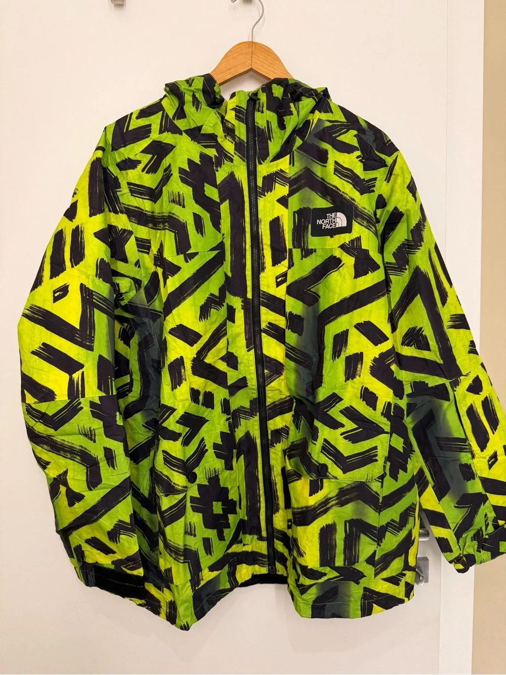 The North Face Tight Ship Jacket Venom Yellow Shaka Print Men’s L
